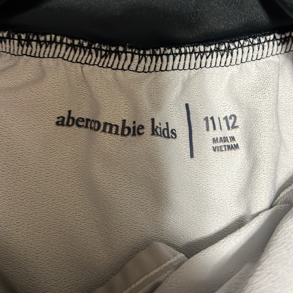 Abercrombie Kids (3 pairs) girls shorts size11/12 (black, lavender and teal) - Picture 14 of 16